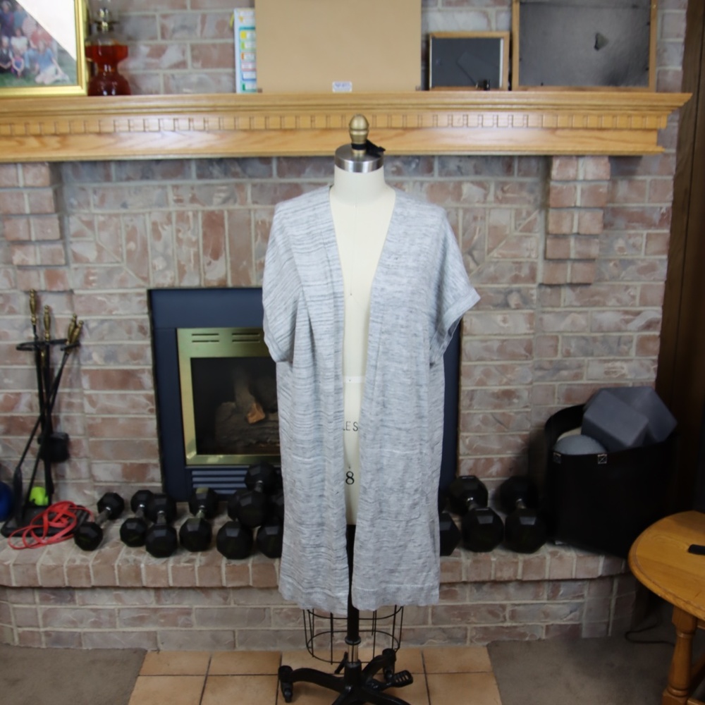 COPY - GUC Athleta Harmony Wrap Cardigan Sweater -- Size Medium -- Light Gray